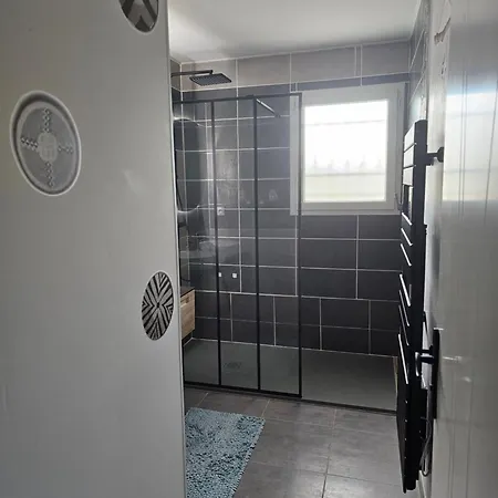 Loge Du Bonheur Piscine Pres De Montelimar Savasse