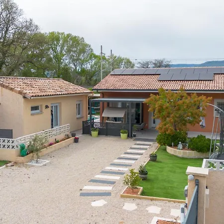 Loge Du Bonheur Piscine Pres De Montelimar *