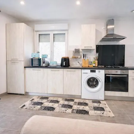 Loge Au Ptitbonheur - Piscine Pres De Montelimar Apartamento