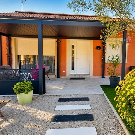 Loge Du Bonheur Piscine Pres De Montelimar *